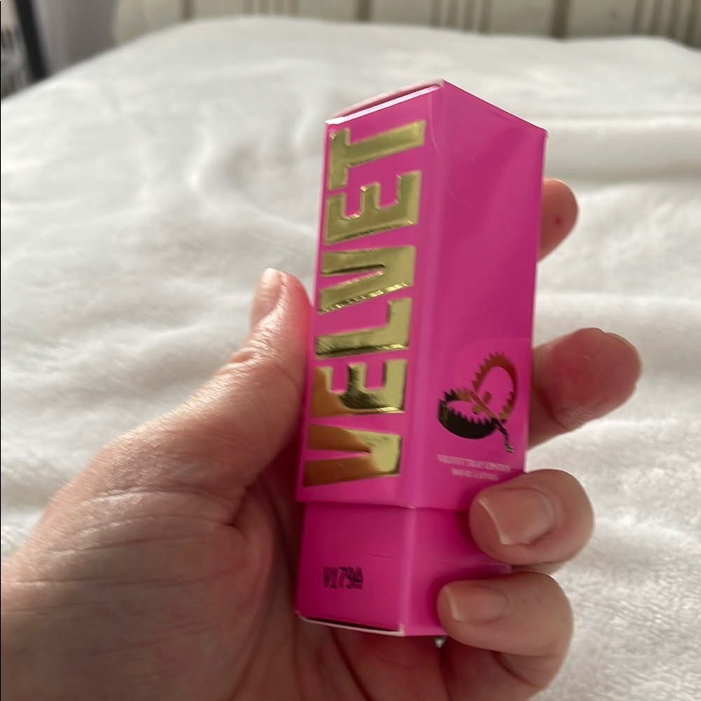 Jeffree Star Velvet Trap Holy Fashion Pink Lipstick